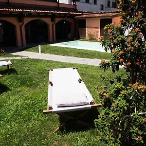 Casa Rosa 3*, San Giuliano Milanese Italië